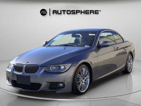 Used 2012 BMW 335i Convertible image 4
