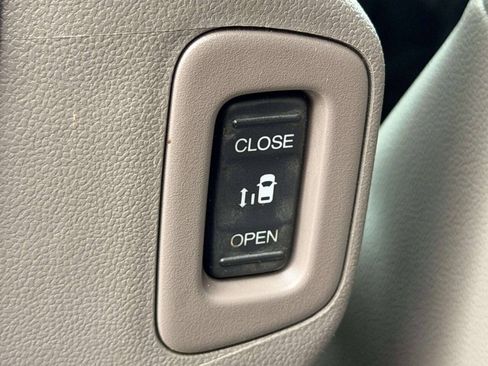 Used 2016 Honda Odyssey Touring image 23