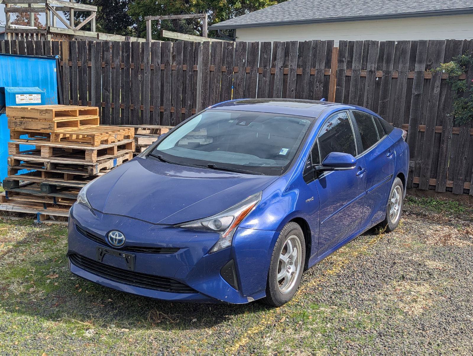 Used 2016 Toyota Prius Four w/ Advanced Technology Package FWD image 1