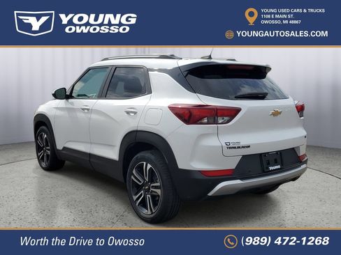Used 2024 Chevrolet TrailBlazer LT w/ LT Cold Weather Package FWD image 4