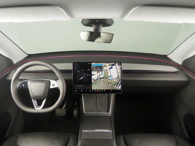 Used 2026 Tesla Model Y Long Range RWD image 3