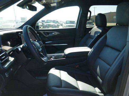 New 2026 Chevrolet Traverse LT image 15