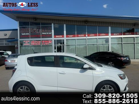 Used 2017 Chevrolet Sonic LT image 1