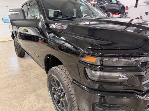 Used 2025 RAM 2500 Big Horn AWD/4WD image 7