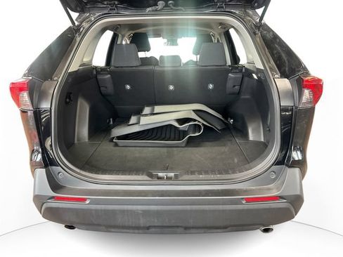 Used 2024 Toyota RAV4 LE FWD image 20