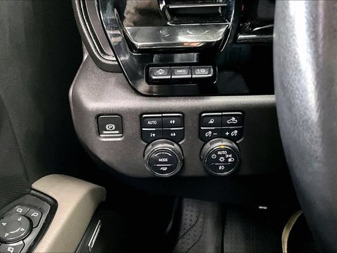 Used 2023 Chevrolet Silverado 1500 ZR2 w/ Technology Package AWD/4WD image 16