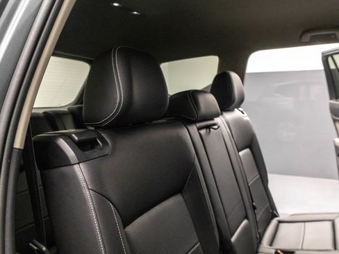 Used 2023 Volkswagen Atlas SE image 34