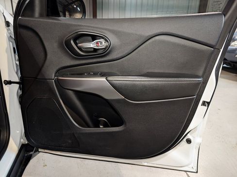 Used 2022 Jeep Cherokee Latitude Lux FWD image 25