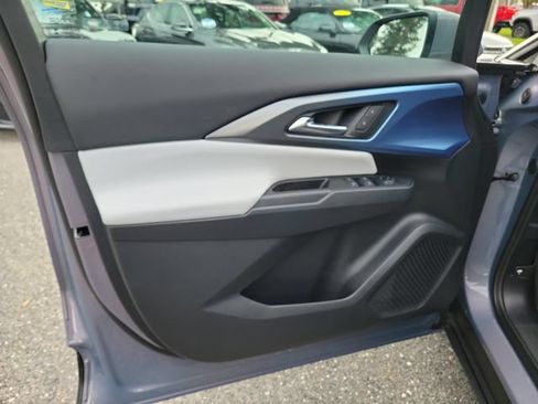 Certified 2025 Chevrolet Equinox EV LT FWD image 21