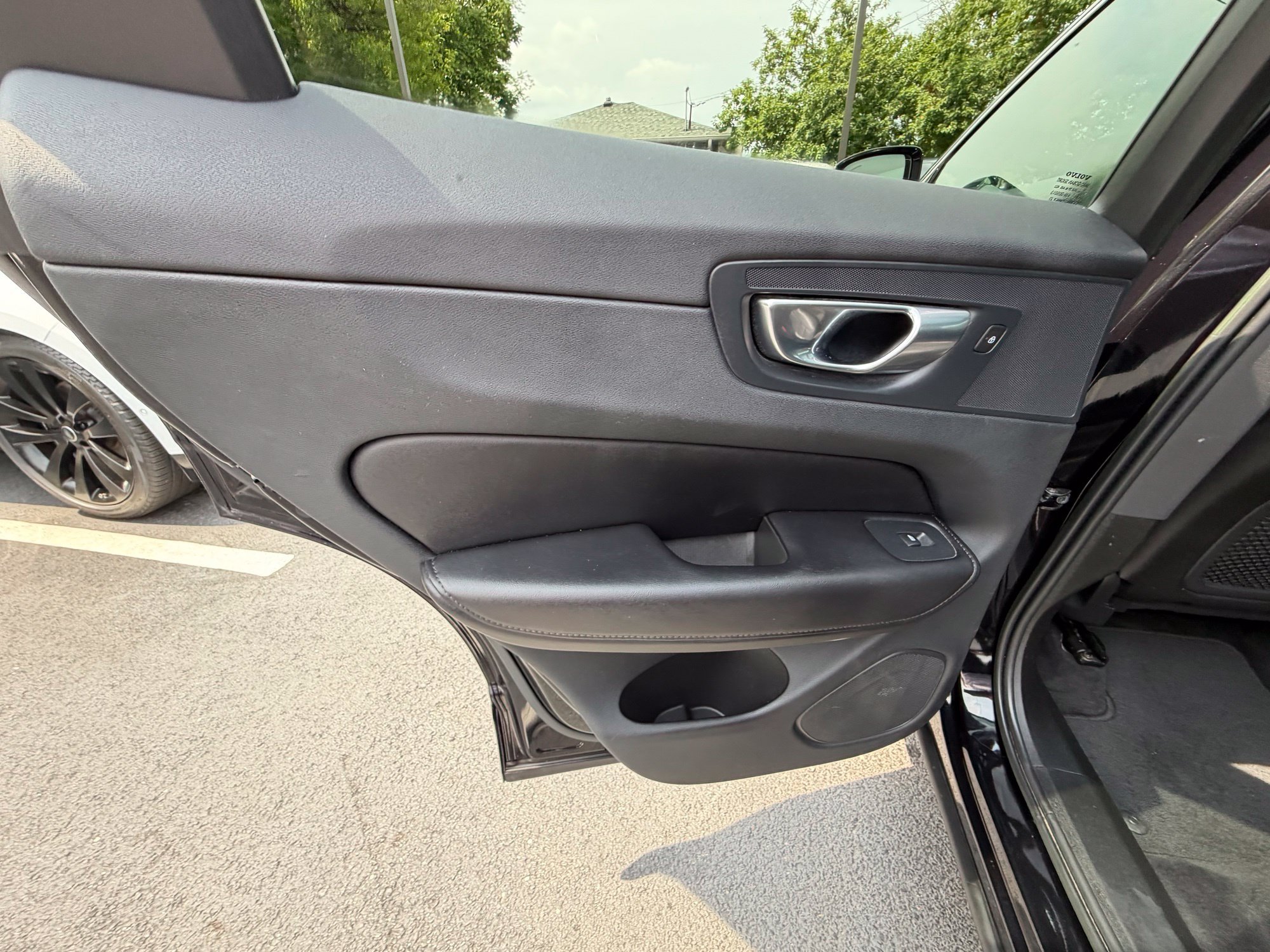 Used 2023 Volvo XC60 B5 Plus AWD/4WD image 14
