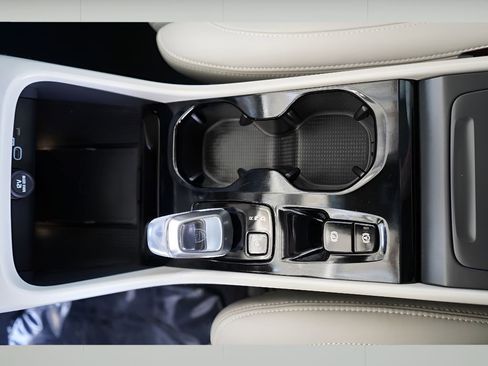 New 2026 Volvo XC40 B5 Plus w/ Protection Package Premier image 16