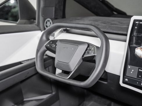 Used 2024 Tesla Cybertruck Cyberbeast AWD/4WD image 28