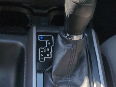 Used 2022 Toyota Tacoma SR5 w/ Technology Package image 26