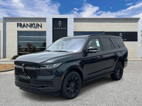 New 2025 Lincoln Navigator Reserve w/ Jet Appearance Package AWD/4WD image 3