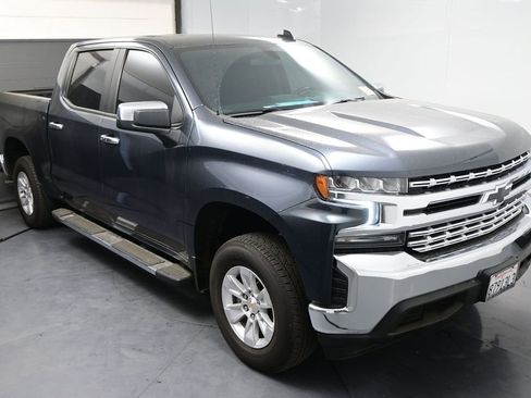 Used 2021 Chevrolet Silverado 1500 LT w/ LPO, Liner Protection Package RWD image 3