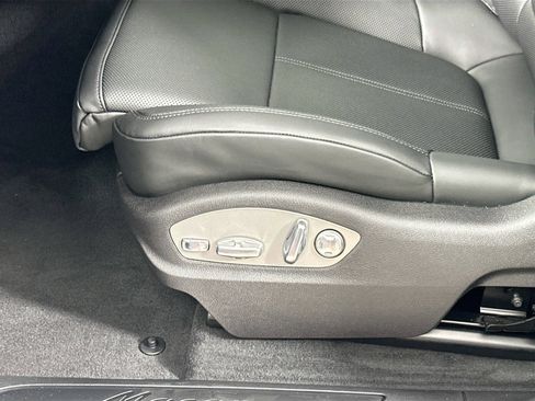 Certified 2026 Porsche Macan image 34