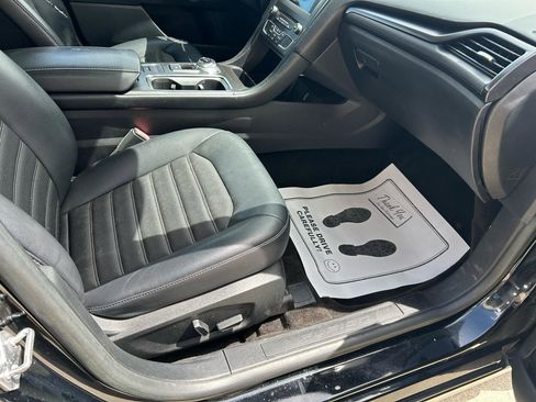 Used 2018 Ford Fusion SE w/ Equipment Group 201A FWD image 12