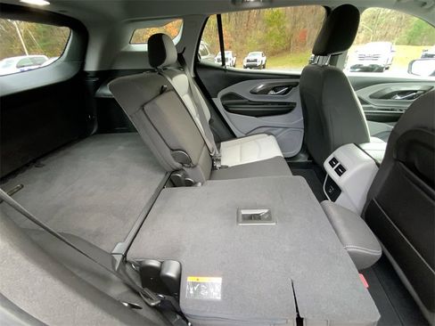 Used 2023 GMC Terrain SLE w/ Driver Convenience Package image 31