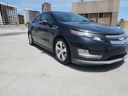 Used 2014 Chevrolet Volt w/ Enhanced Safety Package 1 FWD image 11