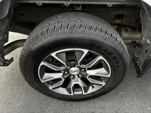 Used 2024 Chevrolet Silverado 1500 LT image 13