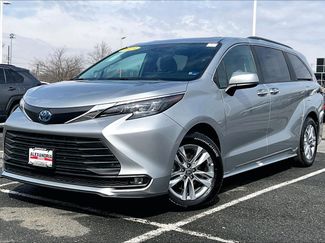 Used 2025 Toyota Sienna XLE w/ XLE Plus Package video 1