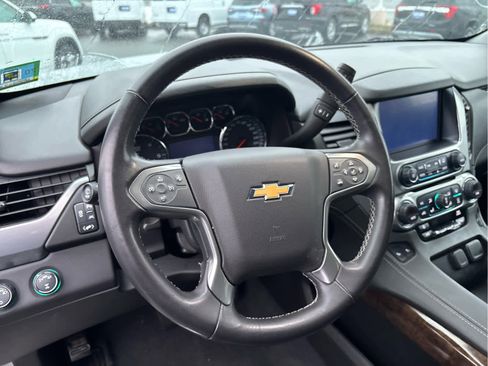 Used 2020 Chevrolet Suburban LT image 11