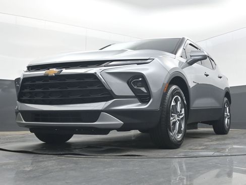 Used 2023 Chevrolet Blazer LT FWD image 26