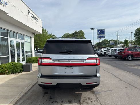 Used 2020 Lincoln Navigator Reserve w/ Luxury Package AWD/4WD image 4