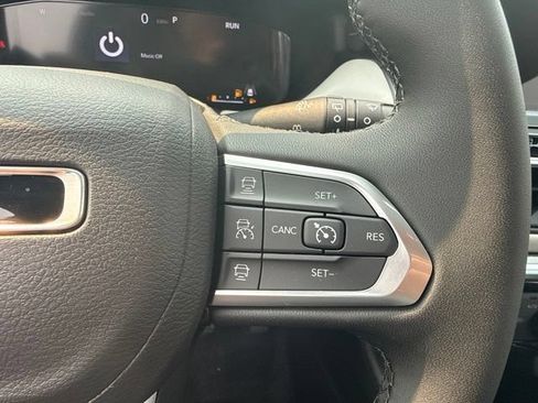 Used 2026 Jeep Compass Limited AWD/4WD image 12