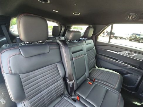 Used 2026 Ford Explorer ST-Line RWD image 17