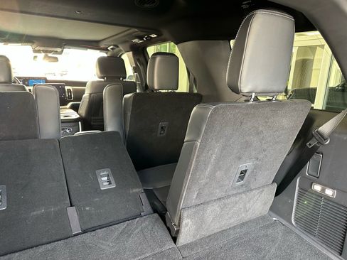 Certified 2025 Ford Expedition Platinum w/ Stealth Performance Package AWD/4WD image 28