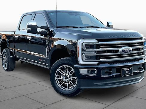 Used 2025 Ford F250 Platinum w/ Platinum Plus Package image 2