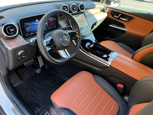 Used 2023 Mercedes-Benz GLC 300 4MATIC image 10