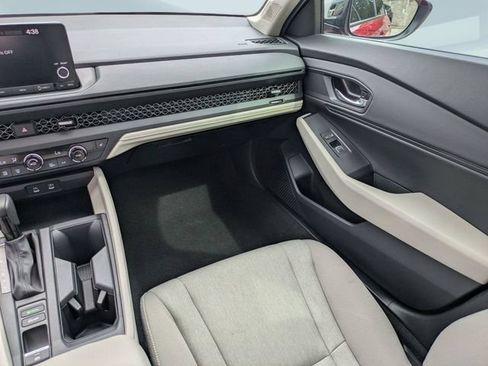 Used 2025 Honda Accord SE image 18