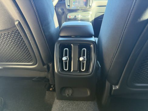 Certified 2023 Volvo XC40 Recharge Plus image 36