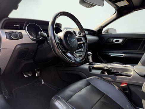 Used 2022 Ford Mustang Premium RWD image 4