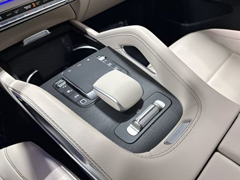 Certified 2025 Mercedes-Benz GLS 450 4MATIC image 27
