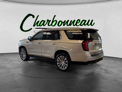 Used 2021 GMC Yukon Denali w/ Denali Premium Package AWD/4WD image 3