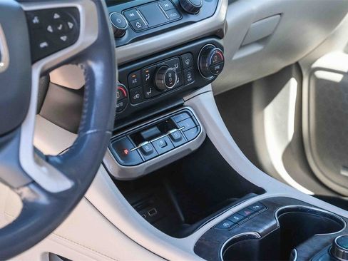 Used 2022 GMC Acadia Denali w/ Denali Ultimate Package image 22