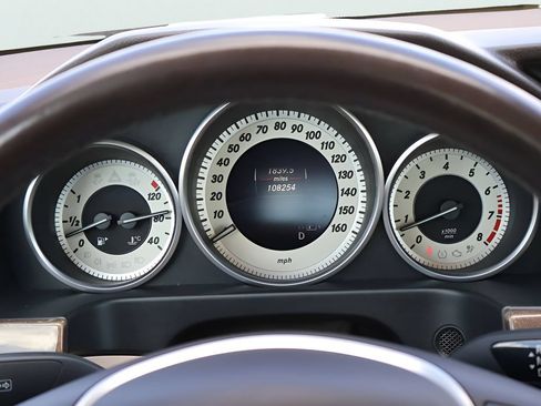 Used 2016 Mercedes-Benz E 350 4MATIC Sedan image 31