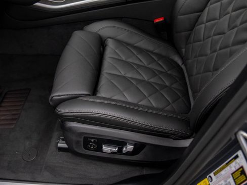 New 2026 BMW X5 xDrive50e w/ Executive Package image 17