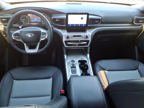 Used 2023 Ford Explorer XLT w/ Equipment Group 202A image 19