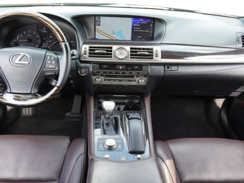 Used 2017 Lexus LS 460 image 26