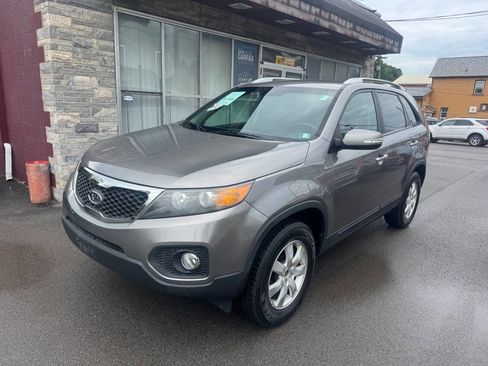 Used 2011 Kia Sorento 2WD w/ Convenience Pkg image 1