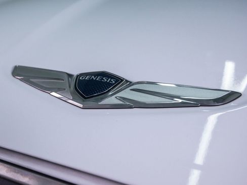 Used 2024 Genesis Electrified GV70 AWD/4WD image 5