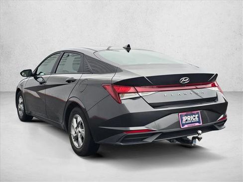 Used 2023 Hyundai Elantra SE w/ Cargo Package image 3