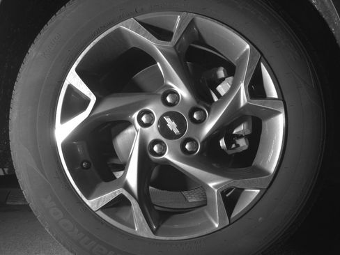 Used 2025 Chevrolet Trax LT w/ LT Convenience Package FWD image 13