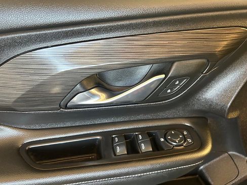 Used 2024 GMC Terrain SLE image 97