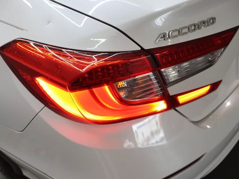Used 2021 Honda Accord EX-L image 32