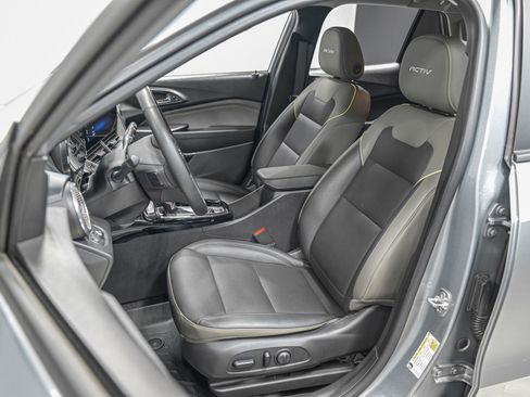 Used 2025 Chevrolet Trax ACTIV w/ Driver Confidence Package image 17